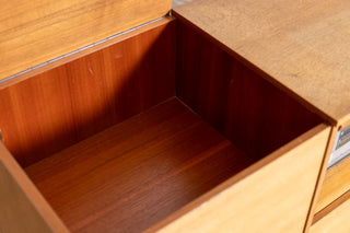 1970s-record-player-sideboard