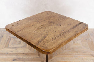 pine-top-cast-iron-cog-base-table-style-e