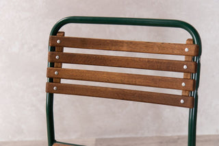 green-summer-outdoor-chair-close-up