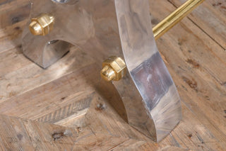 height-adjustable-industrial-table-base-close-up