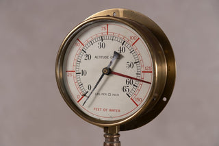 -pressure-gauge-close-up