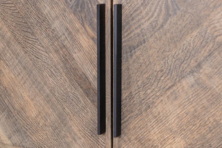 tiverton-oak-sideboard-three-door-silverback-handles