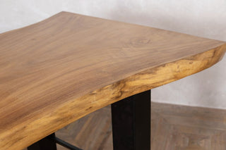 close-up-of-solid-wood-top