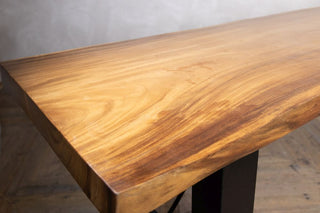 close-up-of-solid-wood-top