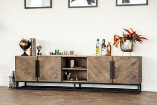 tiverton-oak-tv-unit-lifestyle