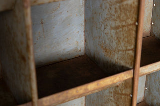 compartment-close-up