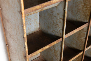 compartment-close-up