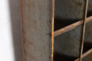 compartment-close-up