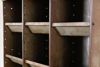 compartment-close-up