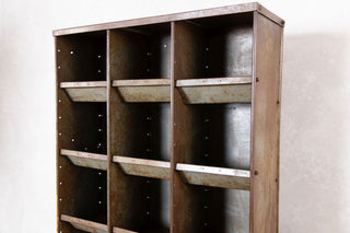 compartment-close-up