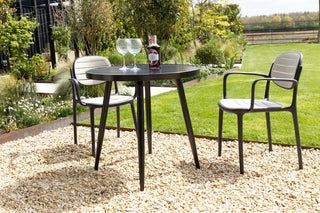 florida-outdoor-chair-grey-lifestyle