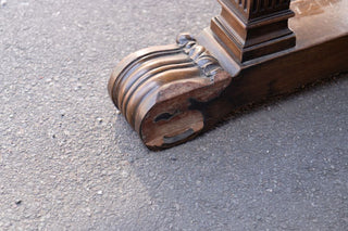 extra-large-victorian-mahogany-extending-table-close-up