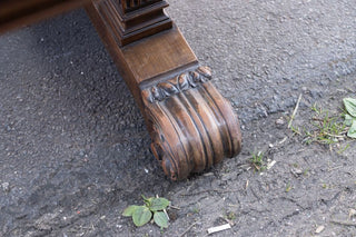extra-large-victorian-mahogany-extending-table-close-up