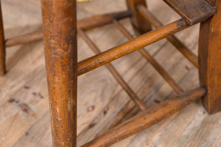light-vintage-chapel-chairs-legs