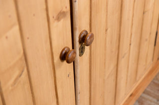 victorian-vintage-ribbed-pine-cupboard-handles