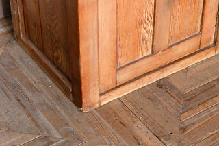 large-kitchen-pine-dresser-close-up-base