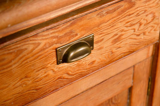 large-kitchen-pine-dresser-close-up-handle