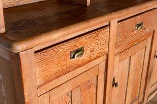 large-kitchen-pine-dresser-close-up-handle