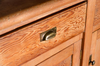 large-kitchen-pine-dresser-close-up-handle