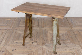 industrial-style-vintage-lathe-machine 