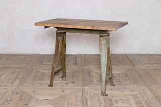 industrial-style-vintage-lathe-machine 