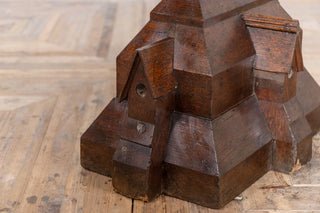 vintage-victorian-lectern-close-up-base