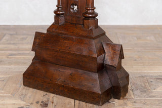 vintage-victorian-lectern-close-up-base