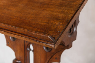 vintage-victorian-lectern-close-up