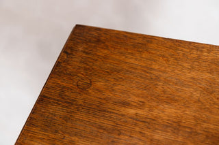 vintage-victorian-lectern-close-up