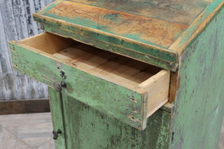 vintage meet and greet desk