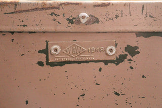 vintage-metal-storage-unit-detail