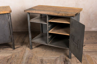 vintage-metal-waiter-station