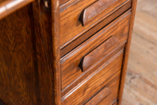 vintage-roll-top-office-desk-close-up-drawer