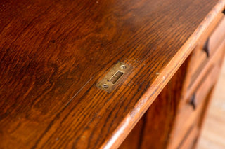 vintage-roll-top-office-desk-close-up-top