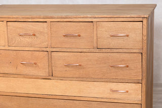 vintage-solid-oak-plan-chest-of-drawers-close-up
