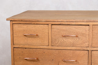 vintage-solid-oak-plan-chest-of-drawers-close-up