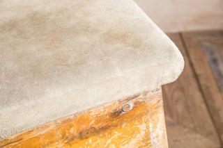 vintage retro shop feature