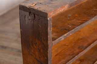 vintage-pine-kitchen-shelves-close-up