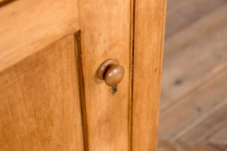 vintage-solid-pine-housekeepers-cupboard-close-up-handle