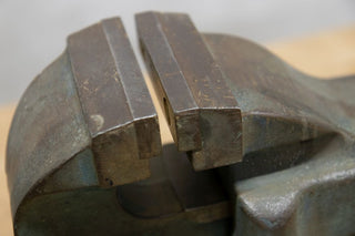 vintage-english-workbench-vice