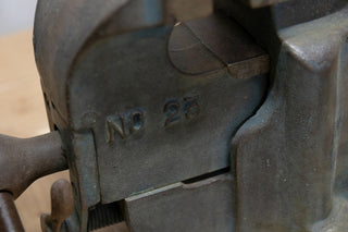 vintage-english-workbench-vice