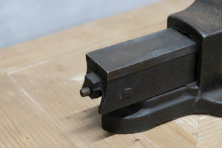 vintage-english-workbench-vice