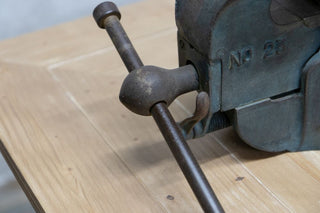 vintage-english-workbench-vice