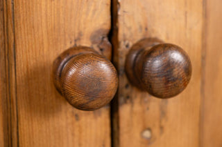 vintage-victorian-housekeepers-cupboard-handles