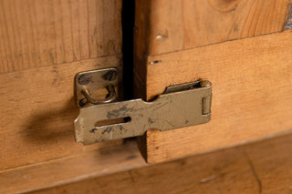 vintage-victorian-housekeepers-cupboard-close-up