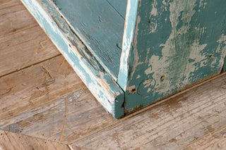 bottom-of-vintage-unit