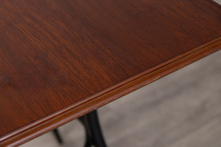 close-up-of-solid-oak-top