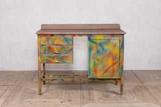 colourful-waiter-station