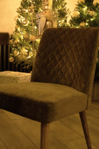 chair-at-christmas