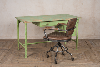 vintage-desk-with-exeter-chair